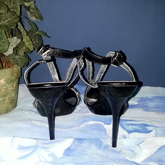 NWOT Wild Rose Stilettos - Picture 5 of 8